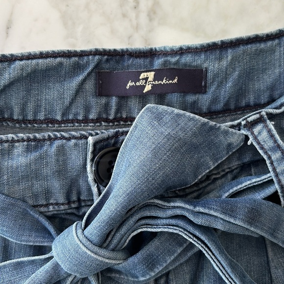 7 FOR ALL MANKIND Pleated Lyocell Shorts Size 27 - Picture 4 of 6